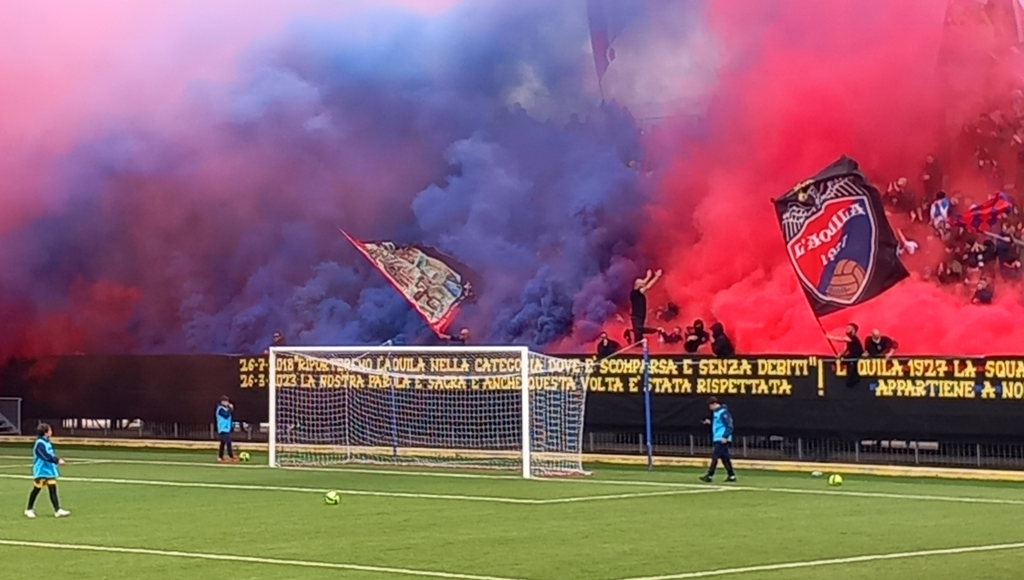 2223-laquila-tifosi.jpg